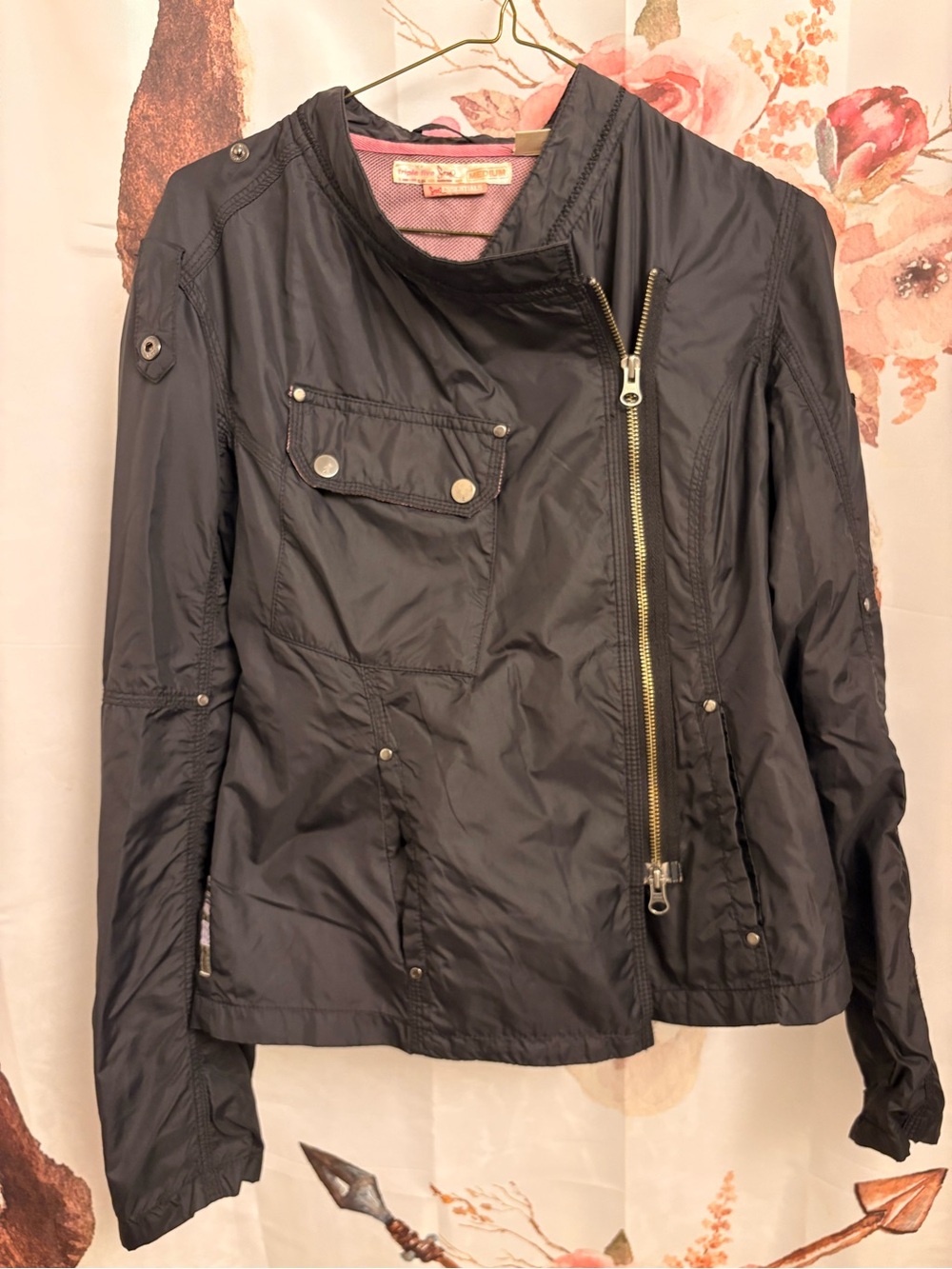 Medium Women’s Black Zip-Front Lightweight Jacket